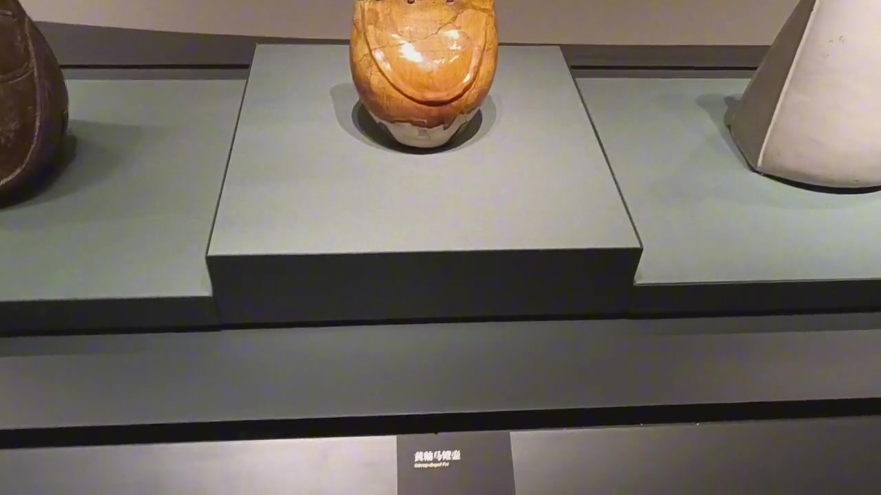 首都博物馆馆藏文房瓷器珍赏：十六件雅器背后的文人风骨