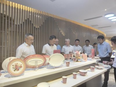 景德镇陶瓷大学与四川郎酒股份有限公司签订战略合作协议