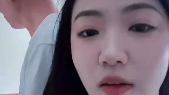 她不是知道错了而是知道要失去你了