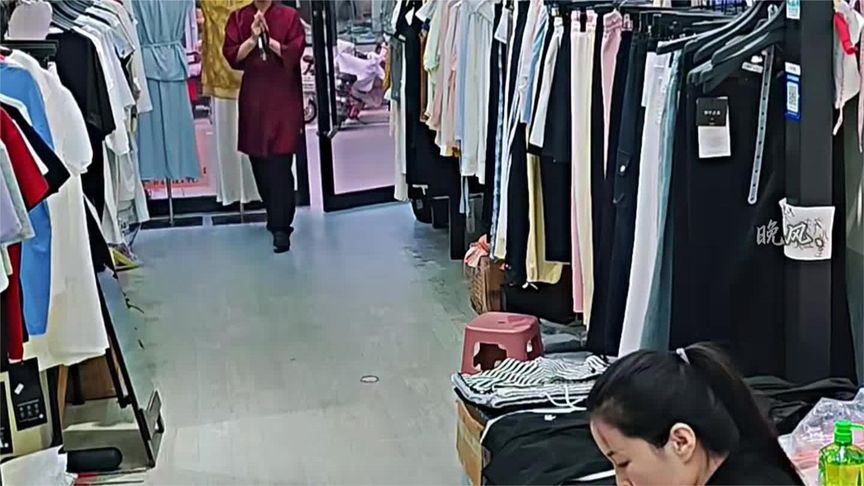 “人心很恐怖出门在外一定要多留个心眼!”