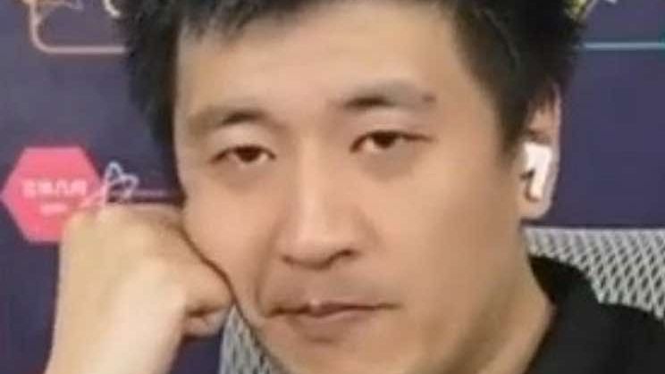 专科女孩连线老张想走捷径。众评：心比天高 命比纸薄 #张雪峰