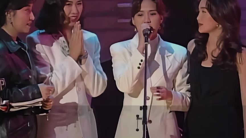 总有挫折打碎我的心，不会放弃高唱这首歌。#午夜怨 曲#热门音乐