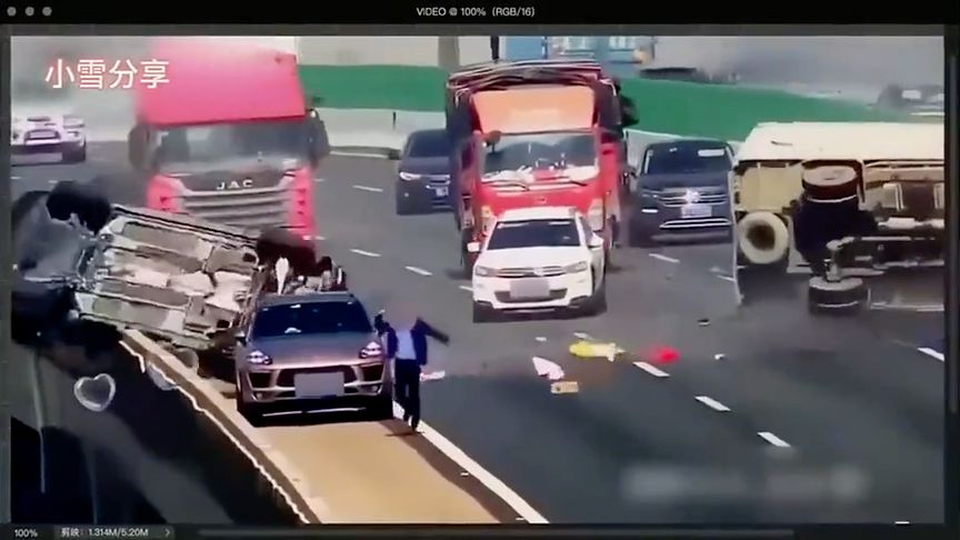 广东中山广澳高速发生一起离奇车祸,一辆白色货车失控撞上黑色越