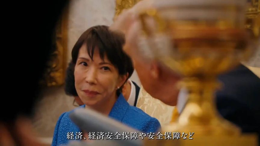 日美分别发日首相访美视频:一个拍得谦恭有礼，一个拍得媚态百生