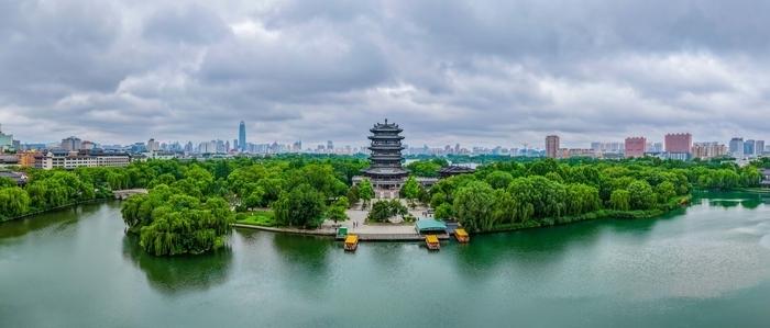 一年四季 泉在济南丨明湖烟雨,水墨江南-图2
